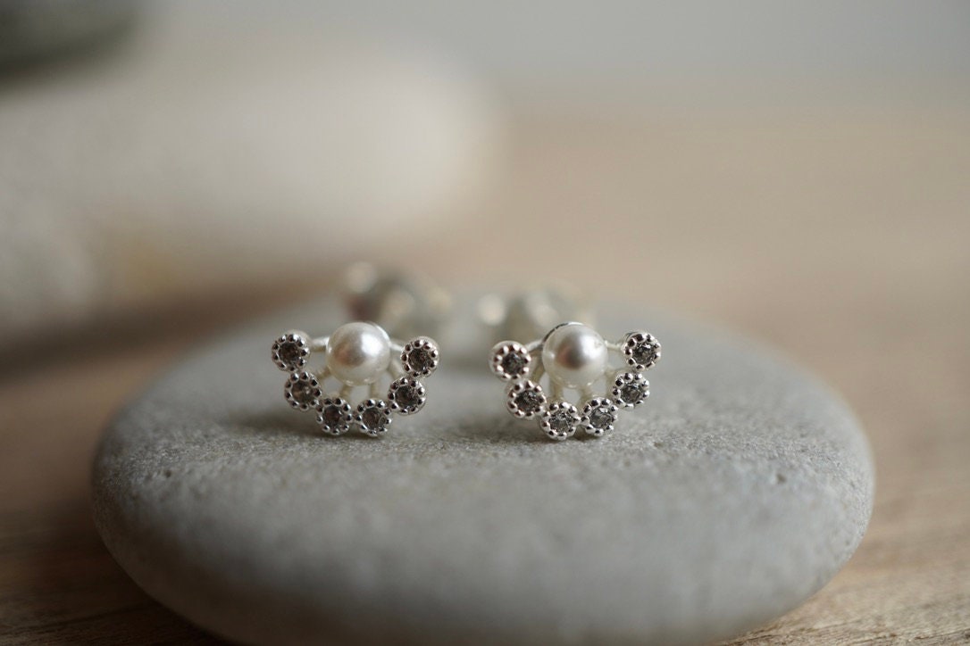Cute Small Fan Pearl Stud Earrings * Bridesmaid gift * Pearl earrings * Gift for her