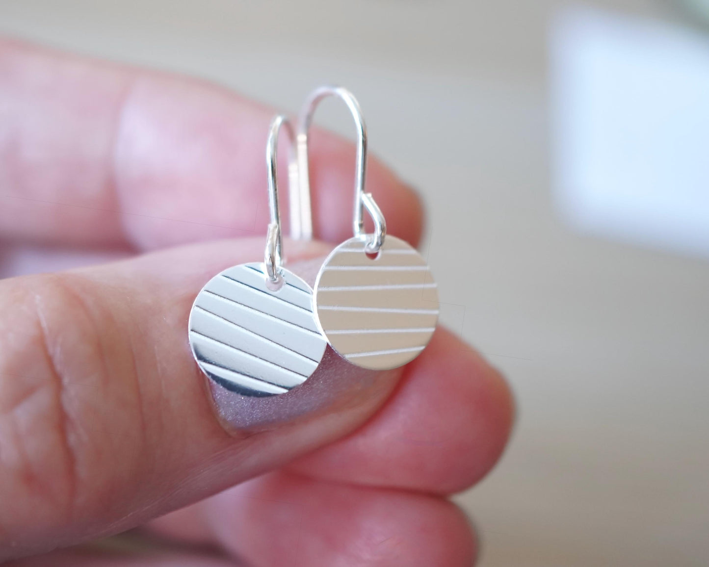 Sterling Silver Disc Earrings * Minimalist earrings * Feminine * Delicate earrings