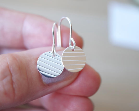 Sterling Silver Disc Earrings * Minimalist earrings * Feminine * Delicate earrings