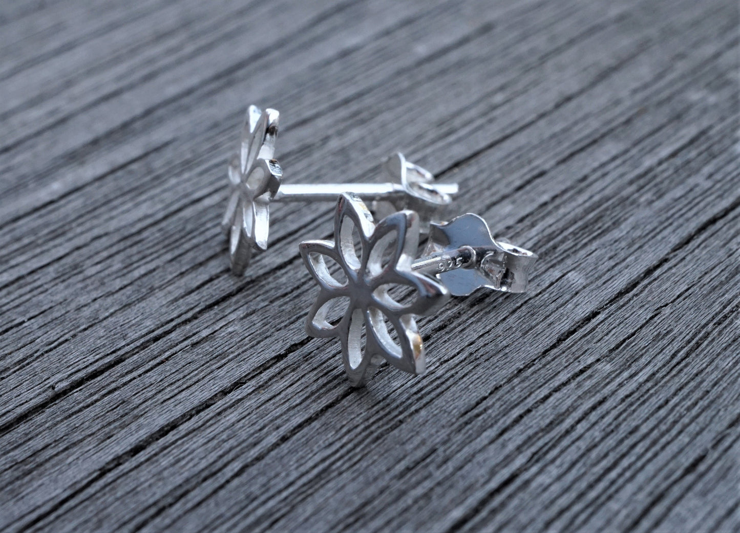 Sterling Silver Flower Earrings * Stud earrings * Lily ear stud earrings
