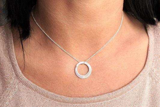 Sterling Silver Circle Necklace * Gift for her * Minimalist jewellery