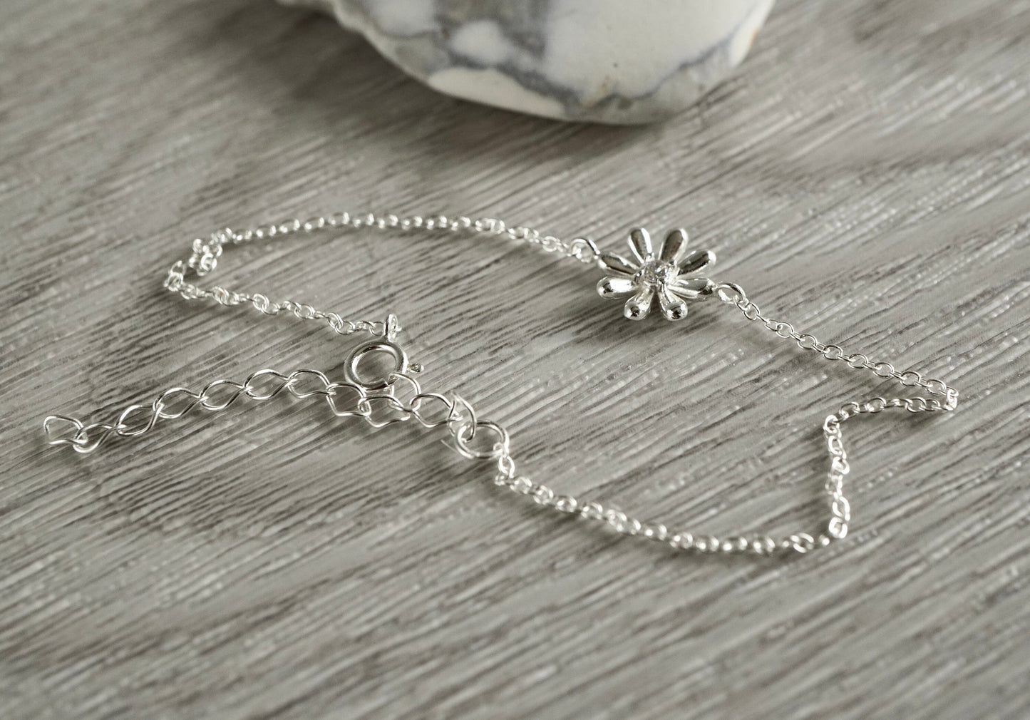 Dainty Daisy Sterling Silver Bracelet * Flower Bracelet * Dainty jewellery*  Gift For Her * Bridesmaid gift