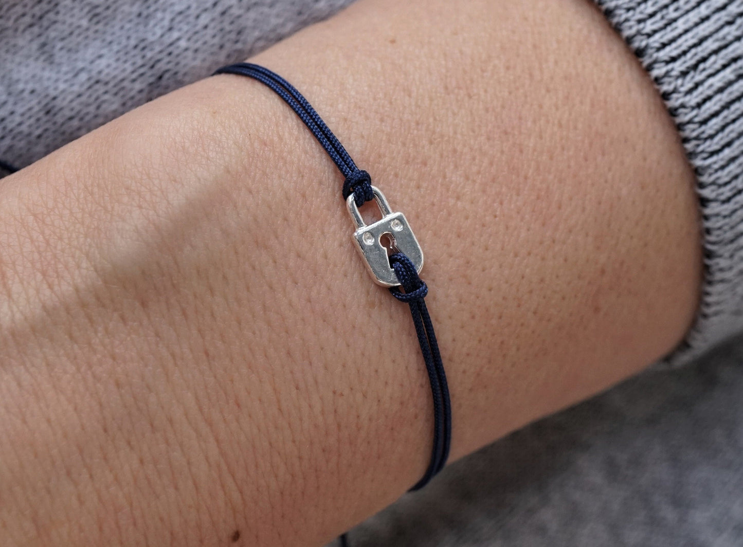 Minimalist Sterling Silver Padlock Bracelet * Adjustable Cord Unisex Jewellery * Handmade Gift * Love bracelet * Delicate bracelet