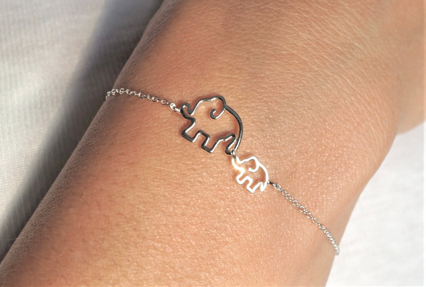 Cute Elephants Sterling Silver Dainty Bracelet* Mum bracelet * Memories bracelet * Elephants bracelet * Baby born gift