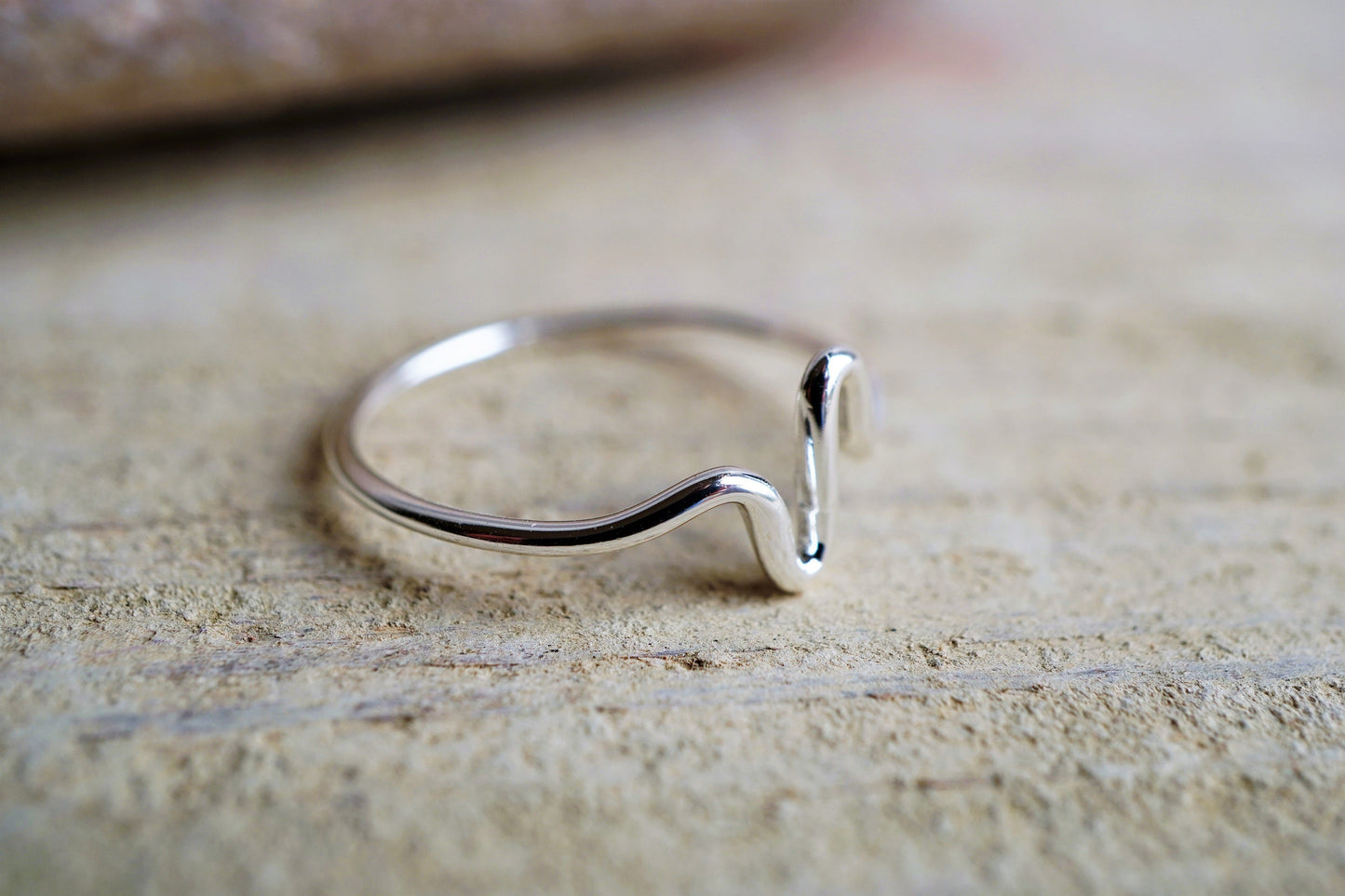 Dainty silver wave ring * Sterling silver ring * Minimalist jewellery * Heart ring
