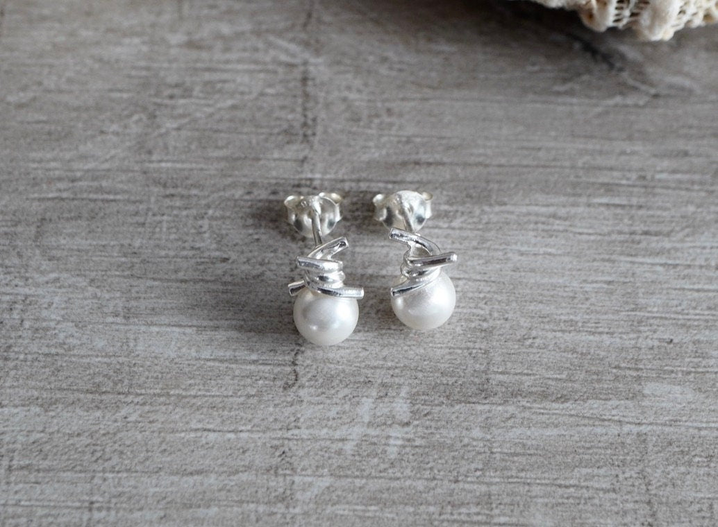 Cute Small Pearl Stud Earrings * Bridesmaid gift  * Pearl earrings * Gift for her