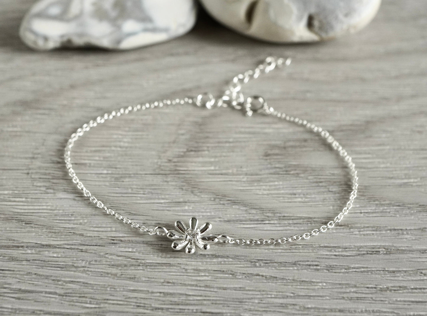 Dainty Daisy Sterling Silver Bracelet * Flower Bracelet * Dainty jewellery*  Gift For Her * Bridesmaid gift
