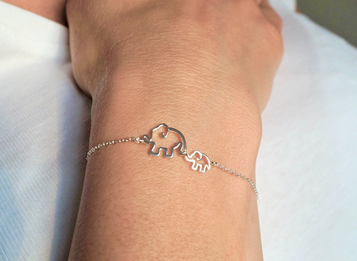Cute Elephants Sterling Silver Dainty Bracelet* Mum bracelet * Memories bracelet * Elephants bracelet * Baby born gift