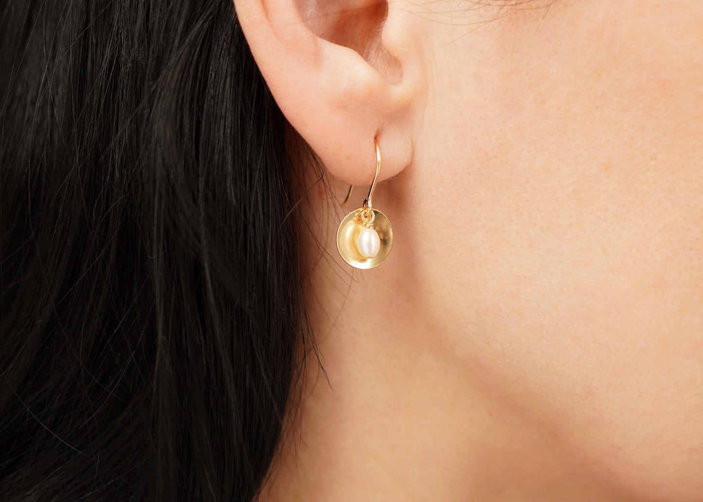 Small Gold Concave Disc Pearl Earrings * Minimalist earrings * Feminine * Delicate earrings