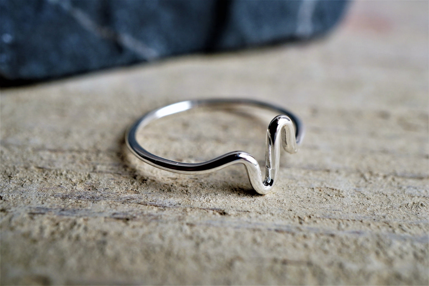 Dainty silver wave ring * Sterling silver ring * Minimalist jewellery * Heart ring