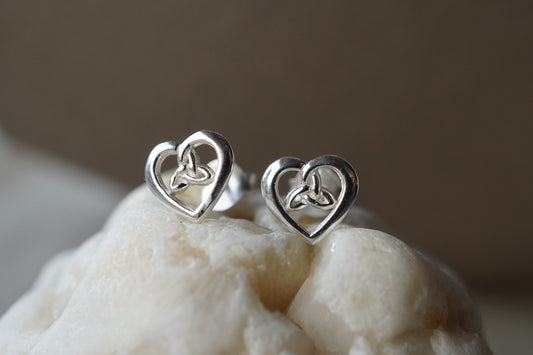 Celtic Trinity Knot Heart Stud Earrings Sterling Silver * Celtic jewellery * Knot jewellery
