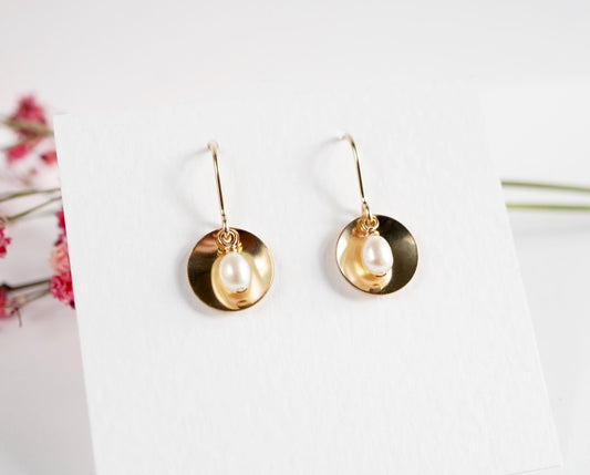 Small Gold Concave Disc Pearl Earrings * Minimalist earrings * Feminine * Delicate earrings