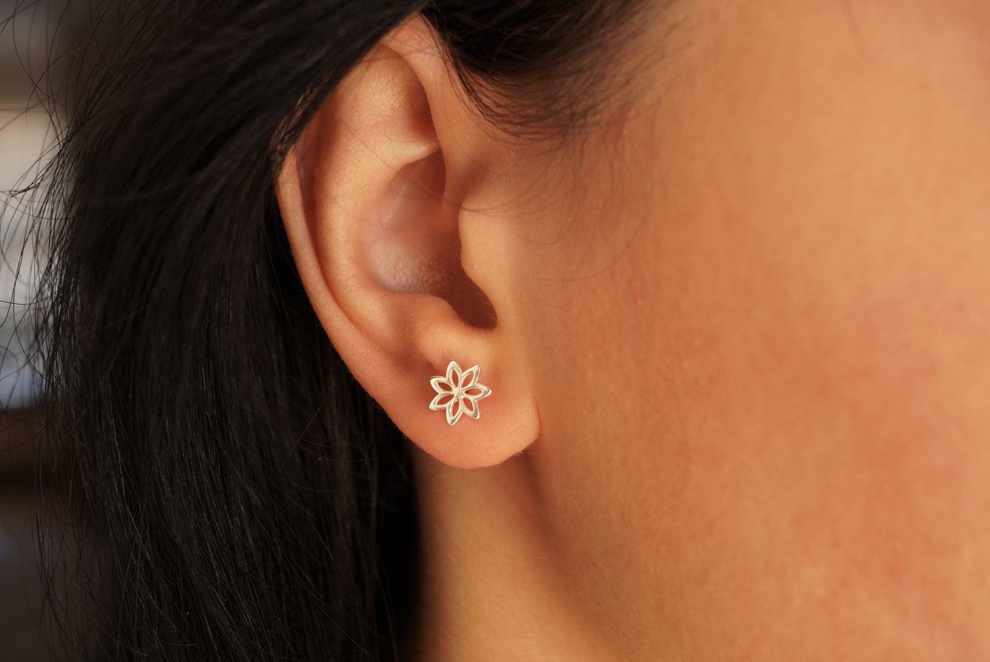Sterling Silver Flower Earrings * Stud earrings * Lily ear stud earrings