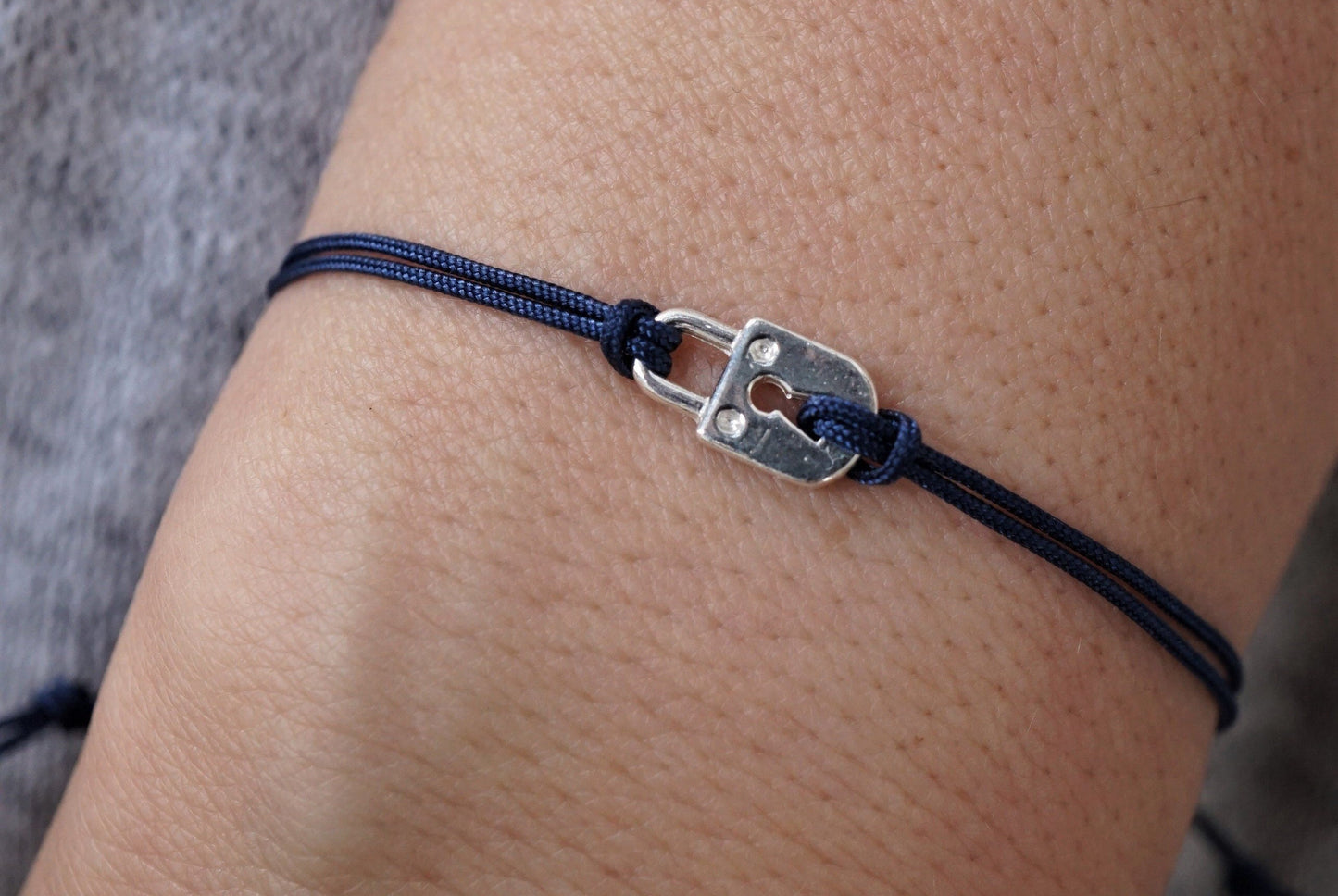 Minimalist Sterling Silver Padlock Bracelet * Adjustable Cord Unisex Jewellery * Handmade Gift * Love bracelet * Delicate bracelet